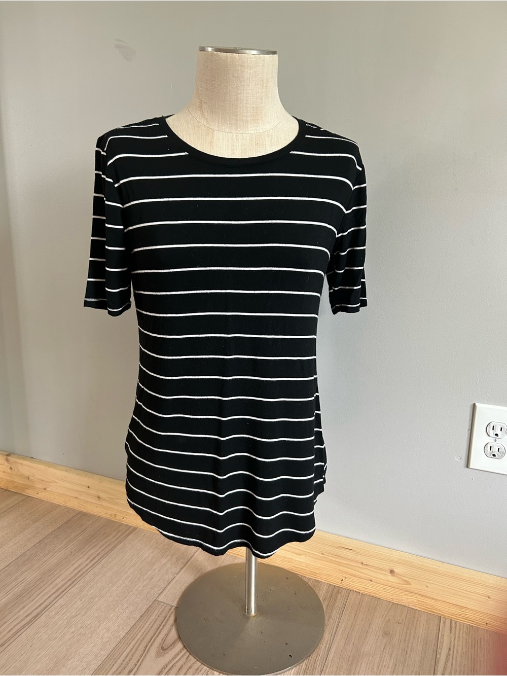 Maurices Black & White Striped Short Sleeve Tee